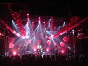 Les Trois Accords au lancement de leur album Joie d'etre gai au National à Montreal.